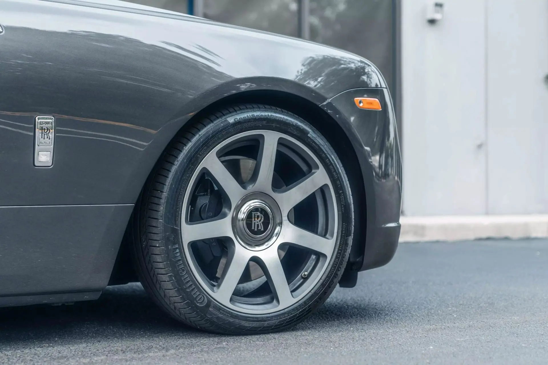 2017 Rolls-Royce Dawn Base photo 3