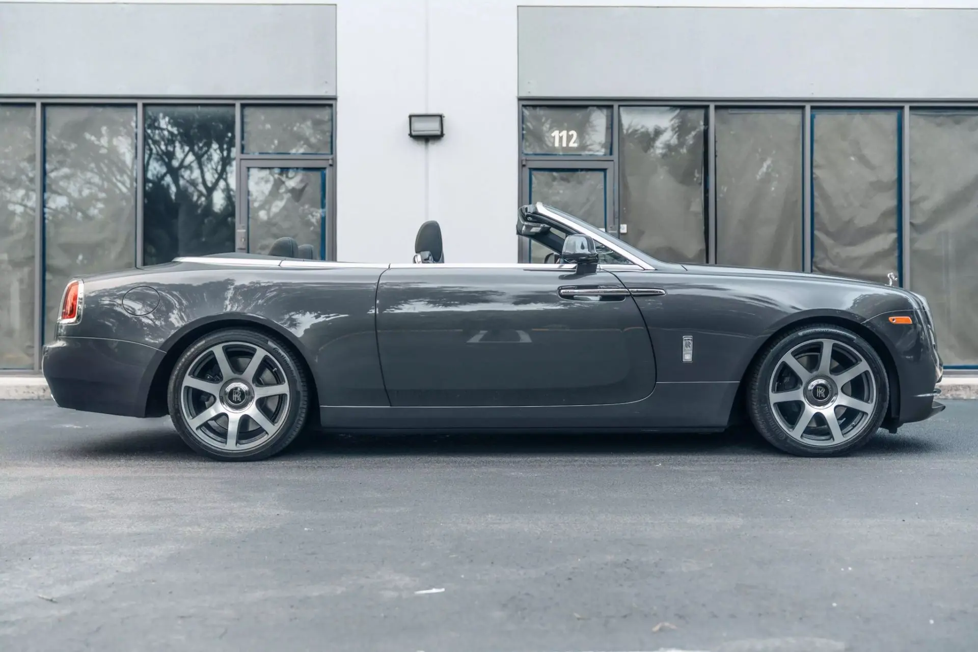 2017 Rolls-Royce Dawn Base photo 4
