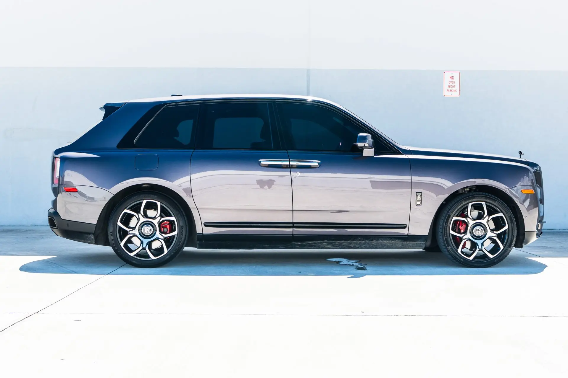 2022 Rolls-Royce Cullinan Black Badge photo 4