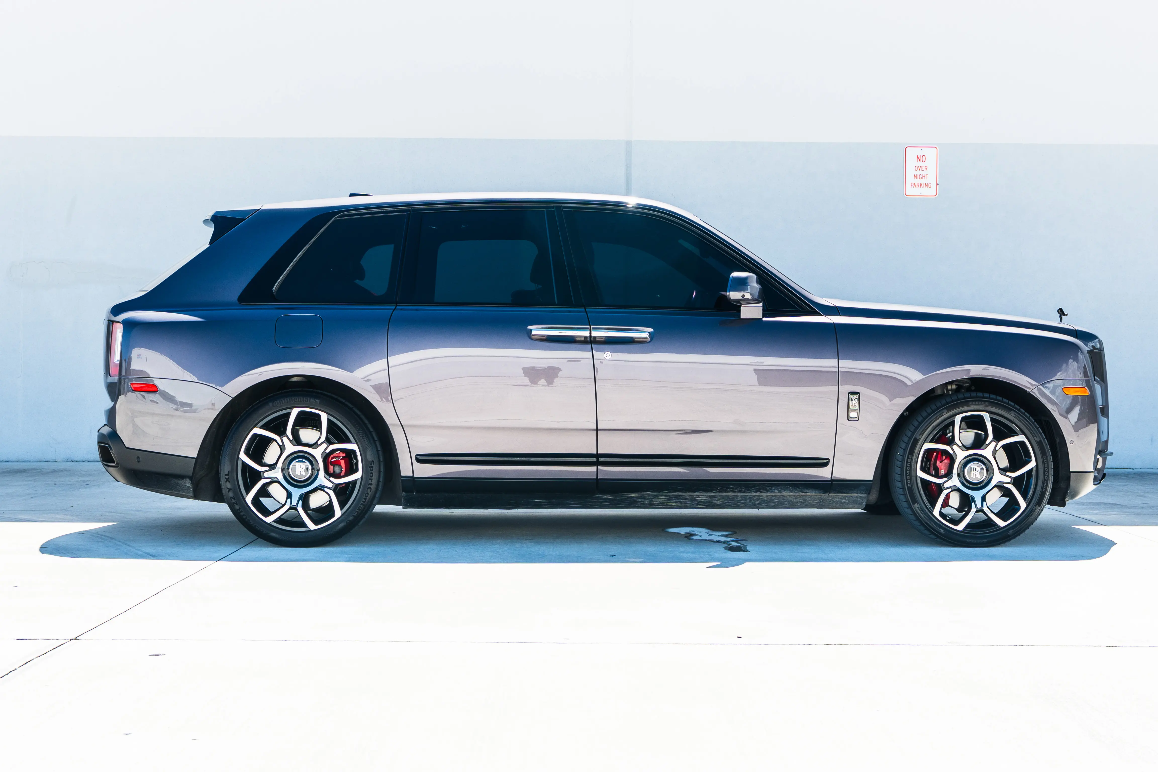 2022 Rolls-Royce Cullinan Black Badge photo 3