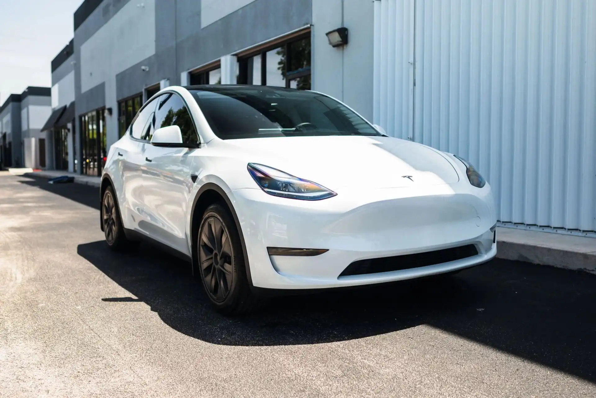 2024 Tesla Model Y Long Range Rear Wheel Drive's photo