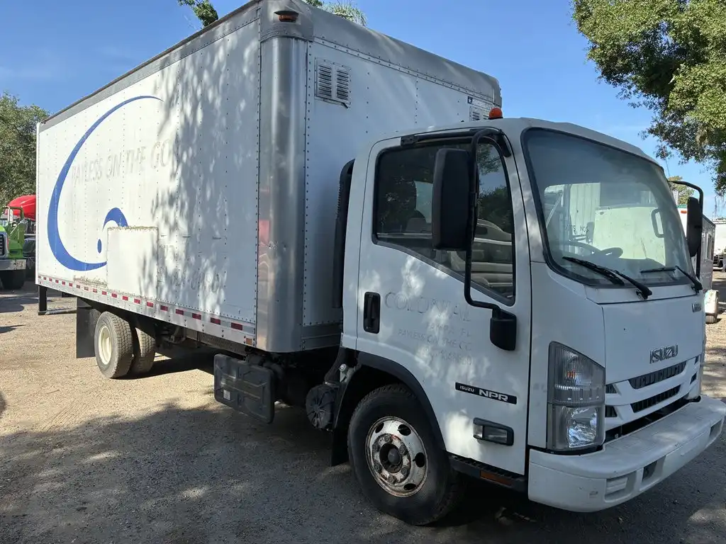 2016 Isuzu NPR's photo