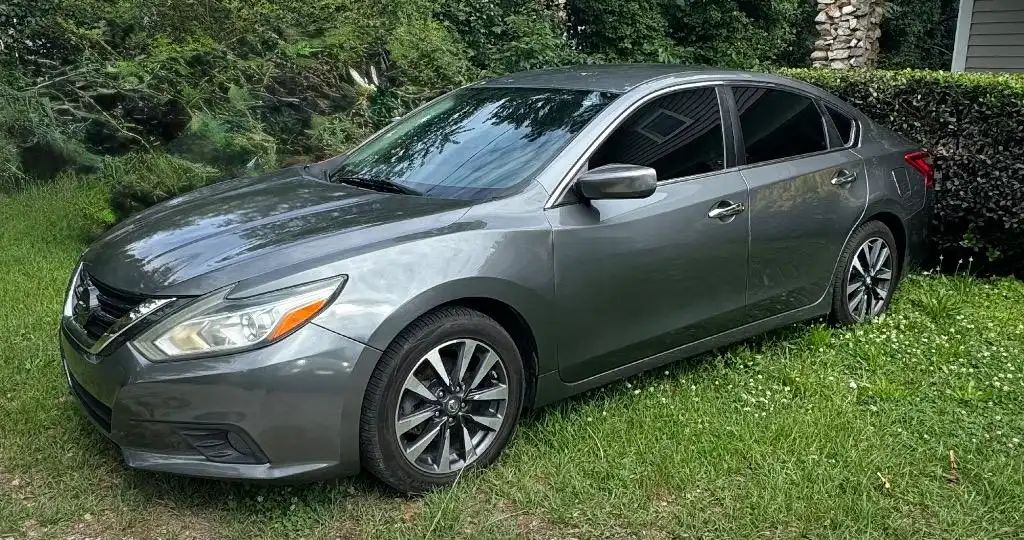 2016 Nissan Altima 2.5 SV's photo
