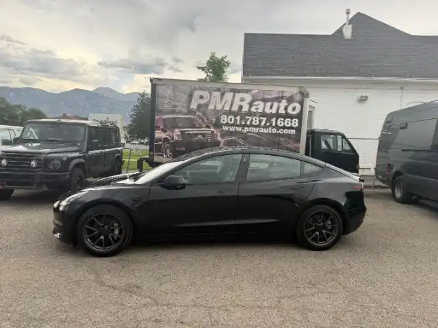 2021 Tesla Model 3 Standard Range Plus's photo