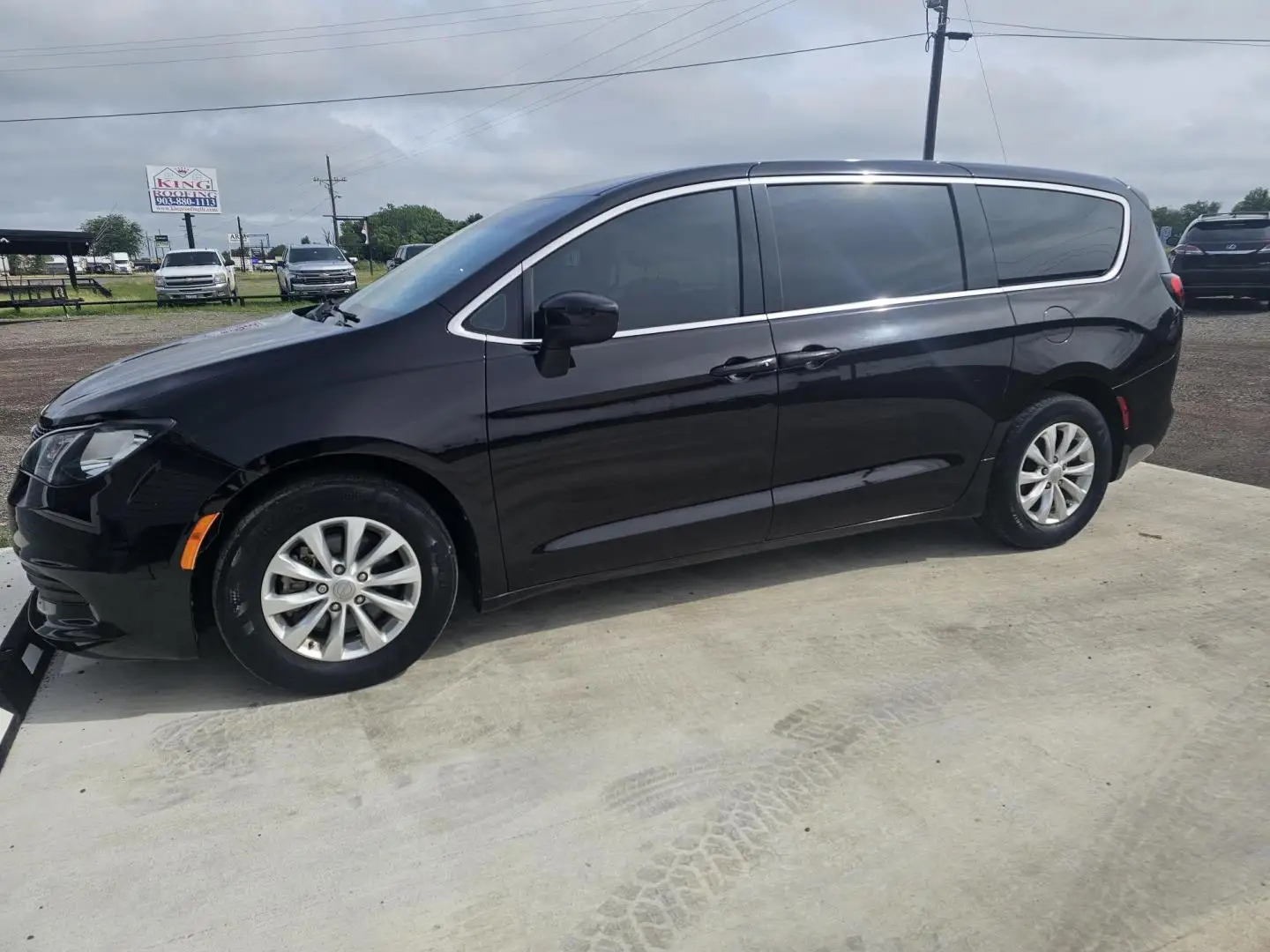 2018 Chrysler Pacifica LX photo 1