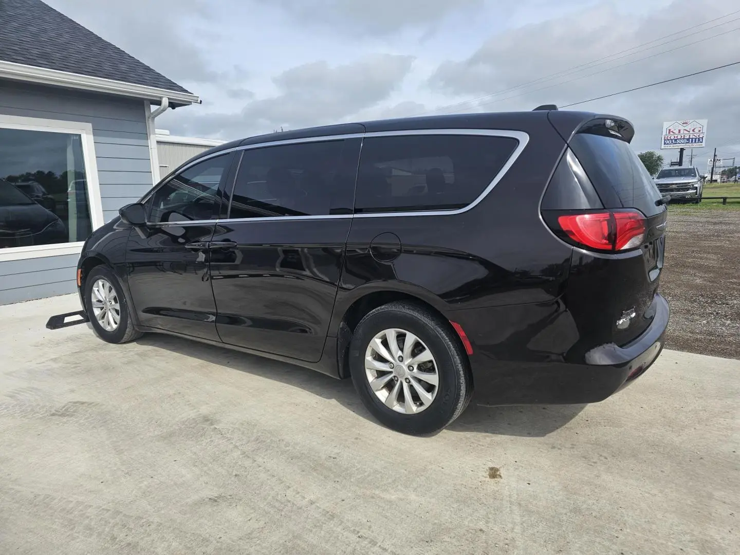 2018 Chrysler Pacifica LX photo 4