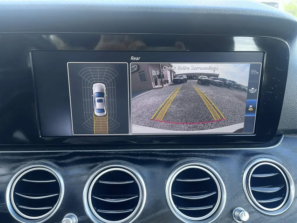 2017 Mercedes-Benz E-Class E300 photo 4