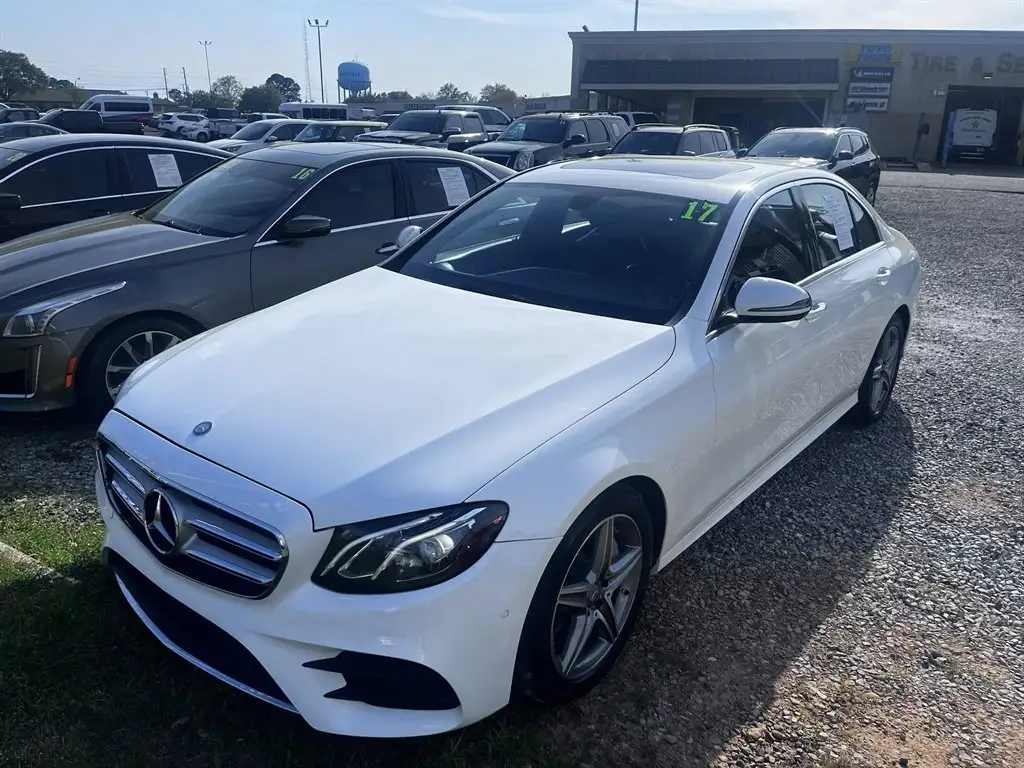 2017 Mercedes-Benz E-Class E300 photo 1