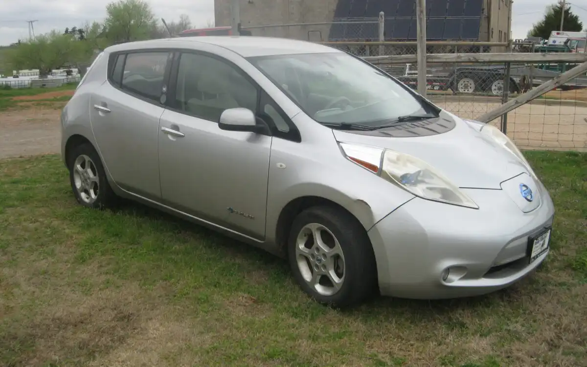 2012 Nissan Leaf SL's photo