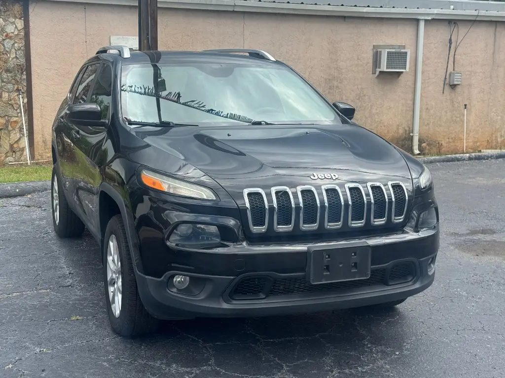 2014 Jeep Cherokee Latitude 4X4 photo 3
