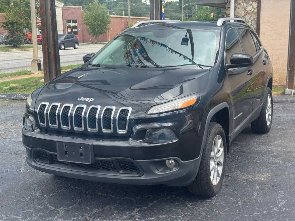 2014 Jeep Cherokee Latitude 4X4 photo 5