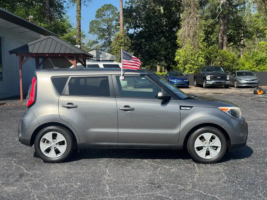 2016 Kia Soul 1.6L Base 5-Door's photo