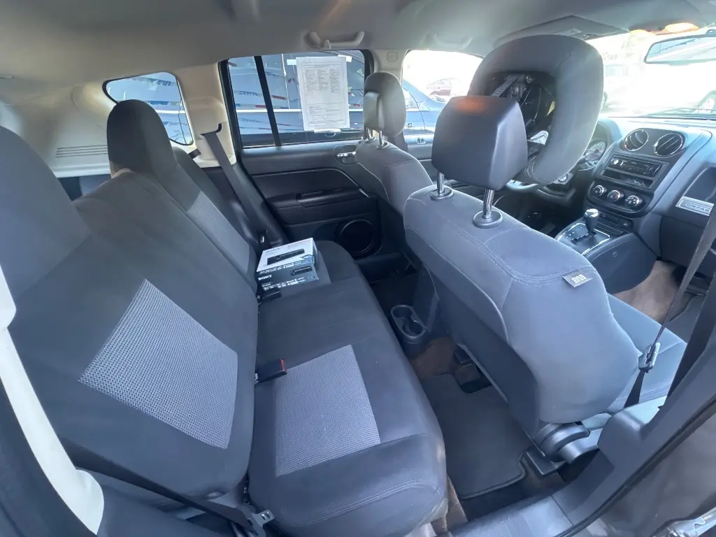 2014 Jeep Compass Sport photo 5