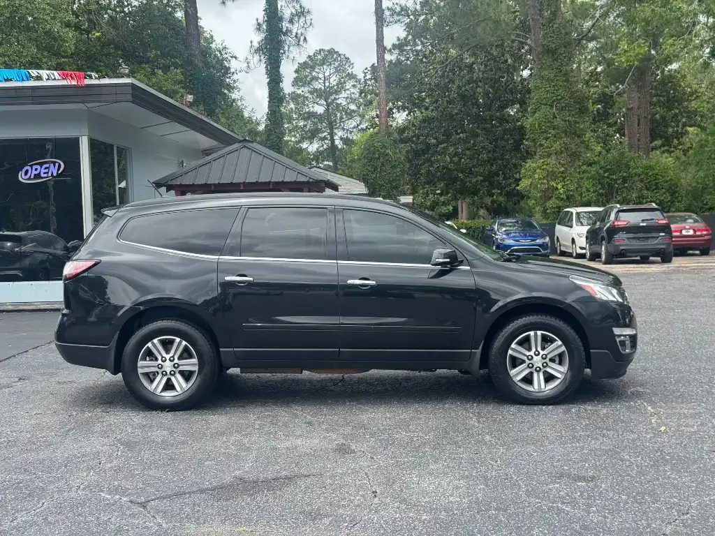 2015 Chevrolet Traverse 2LT FWD's photo