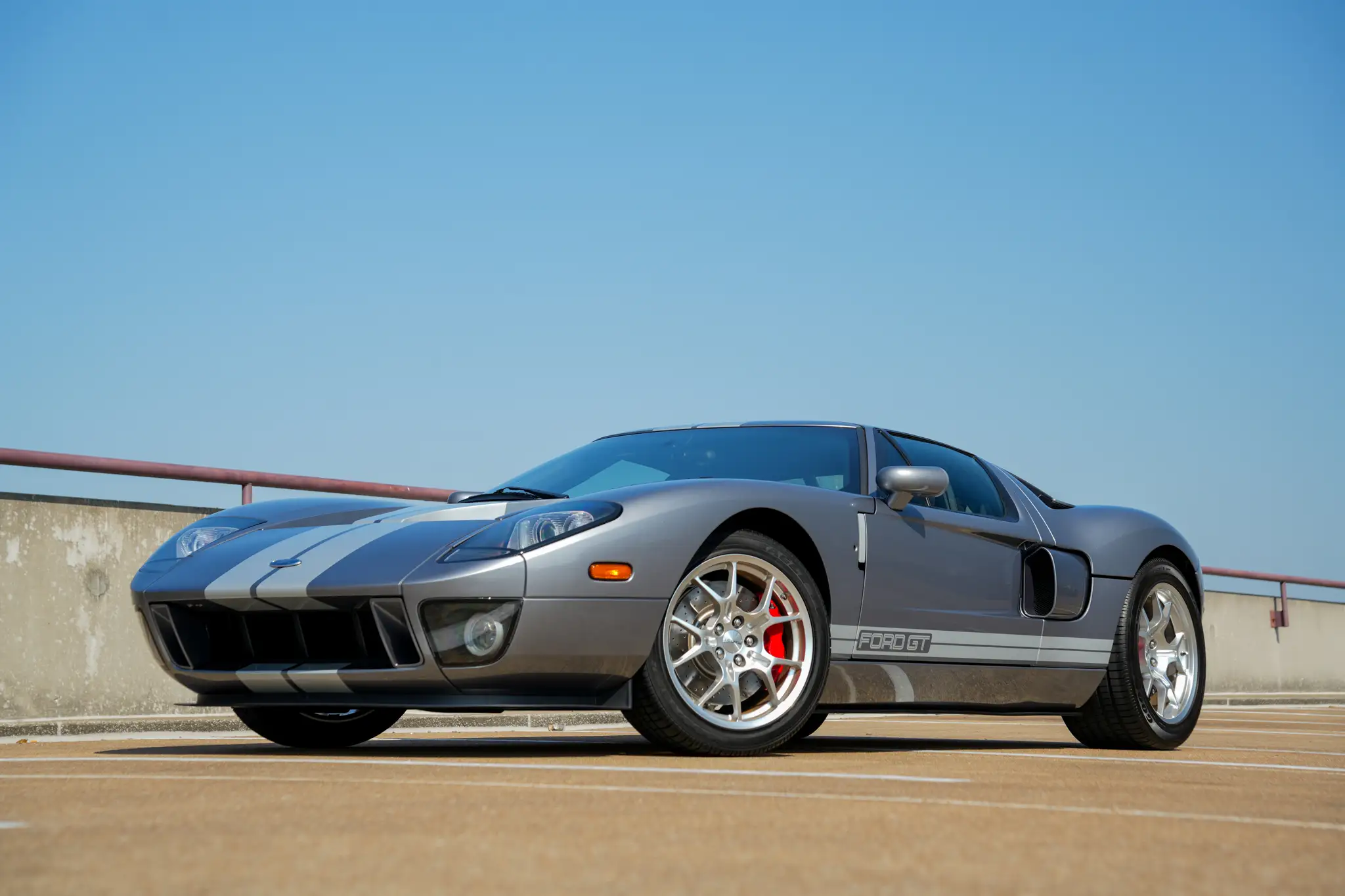 2006 Ford GT Base photo 1