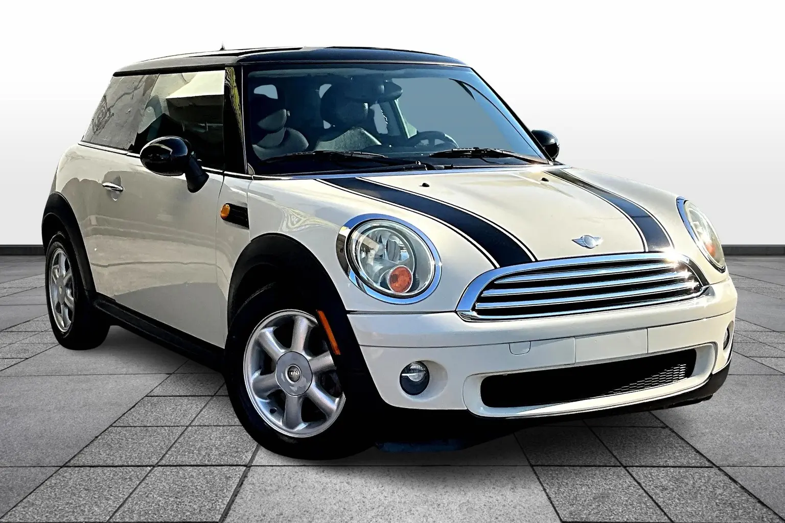 2009 MINI Cooper Base photo 3