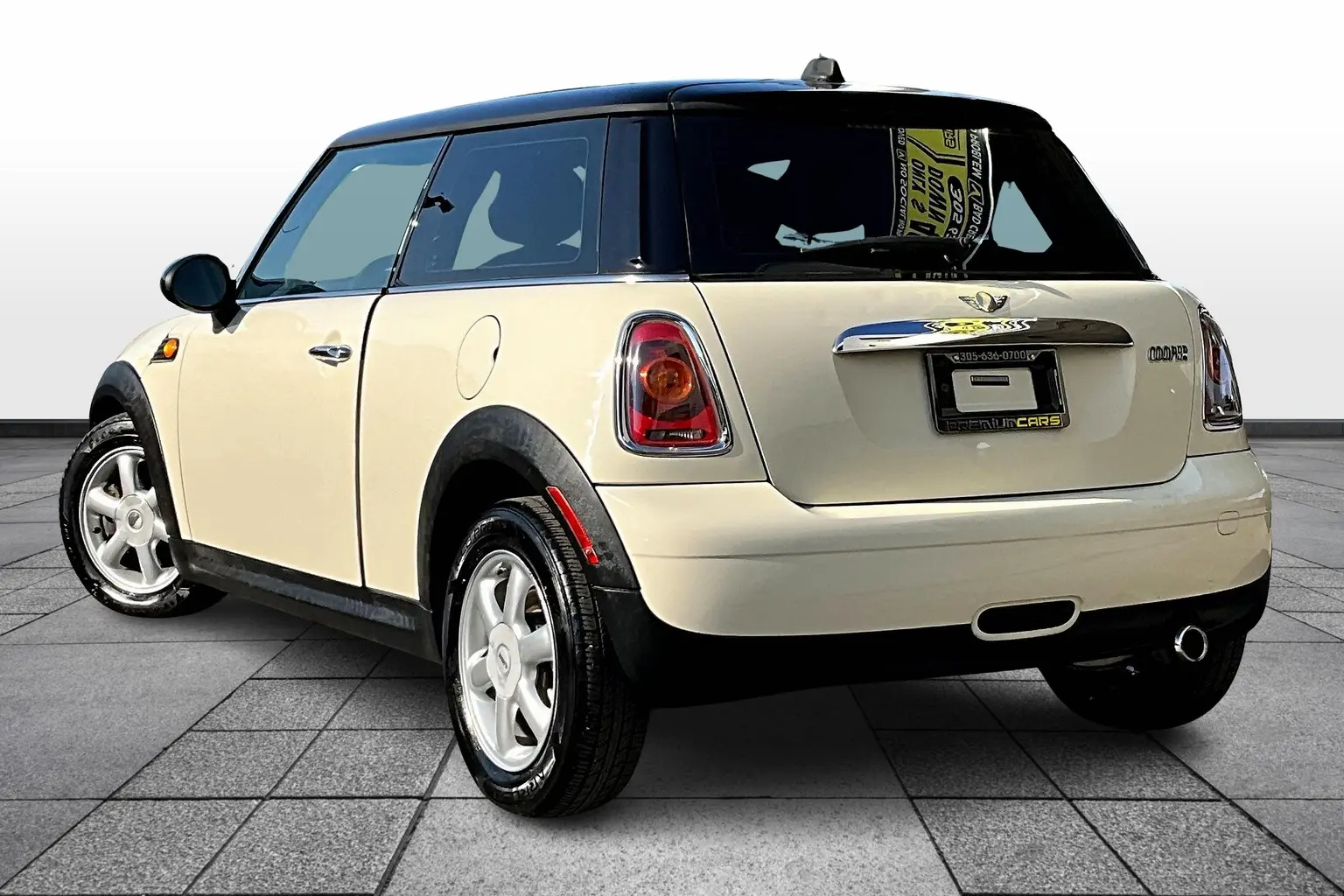 2009 MINI Cooper Base photo 4