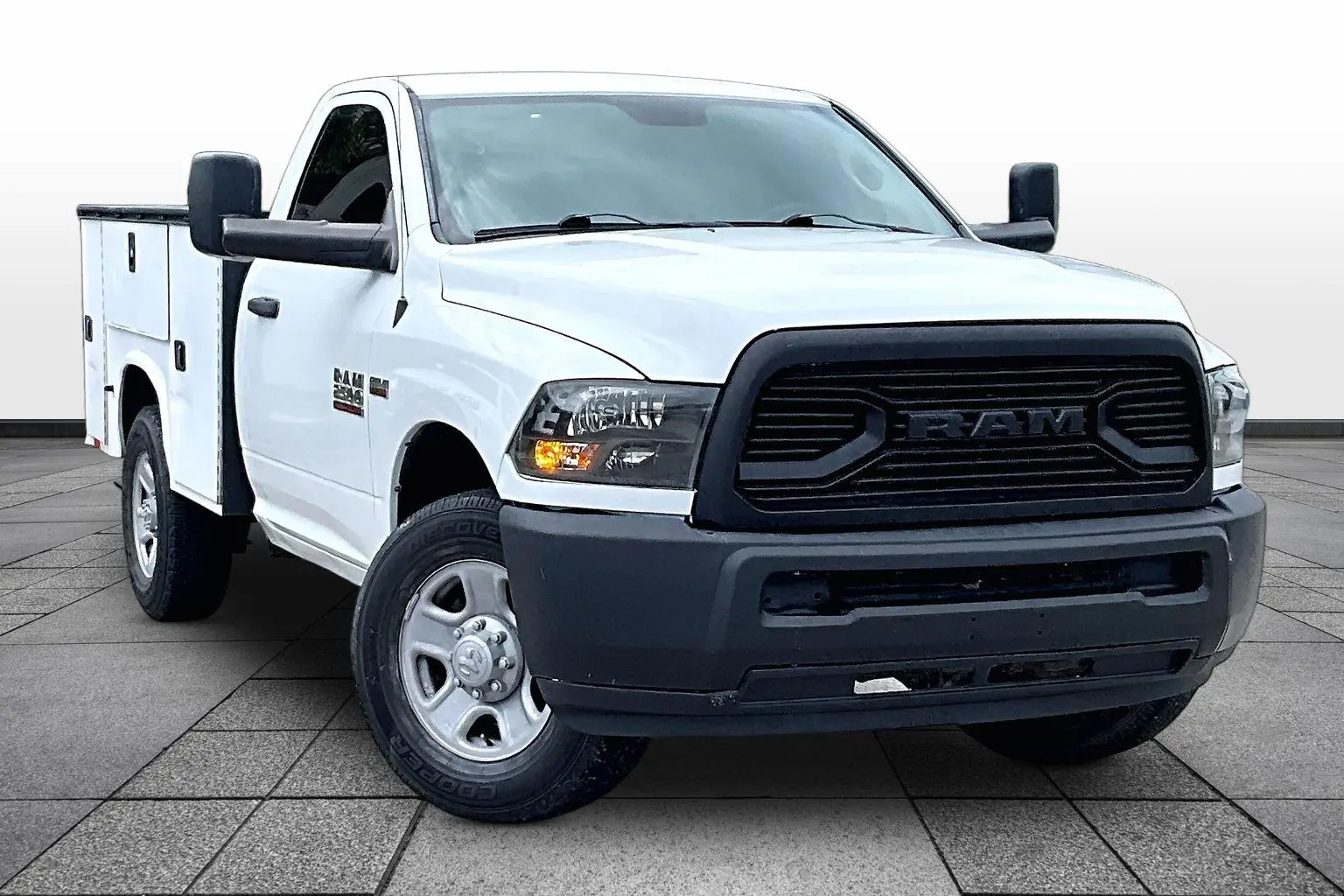 2014 RAM 2500 Tradesman Regular Cab photo 3