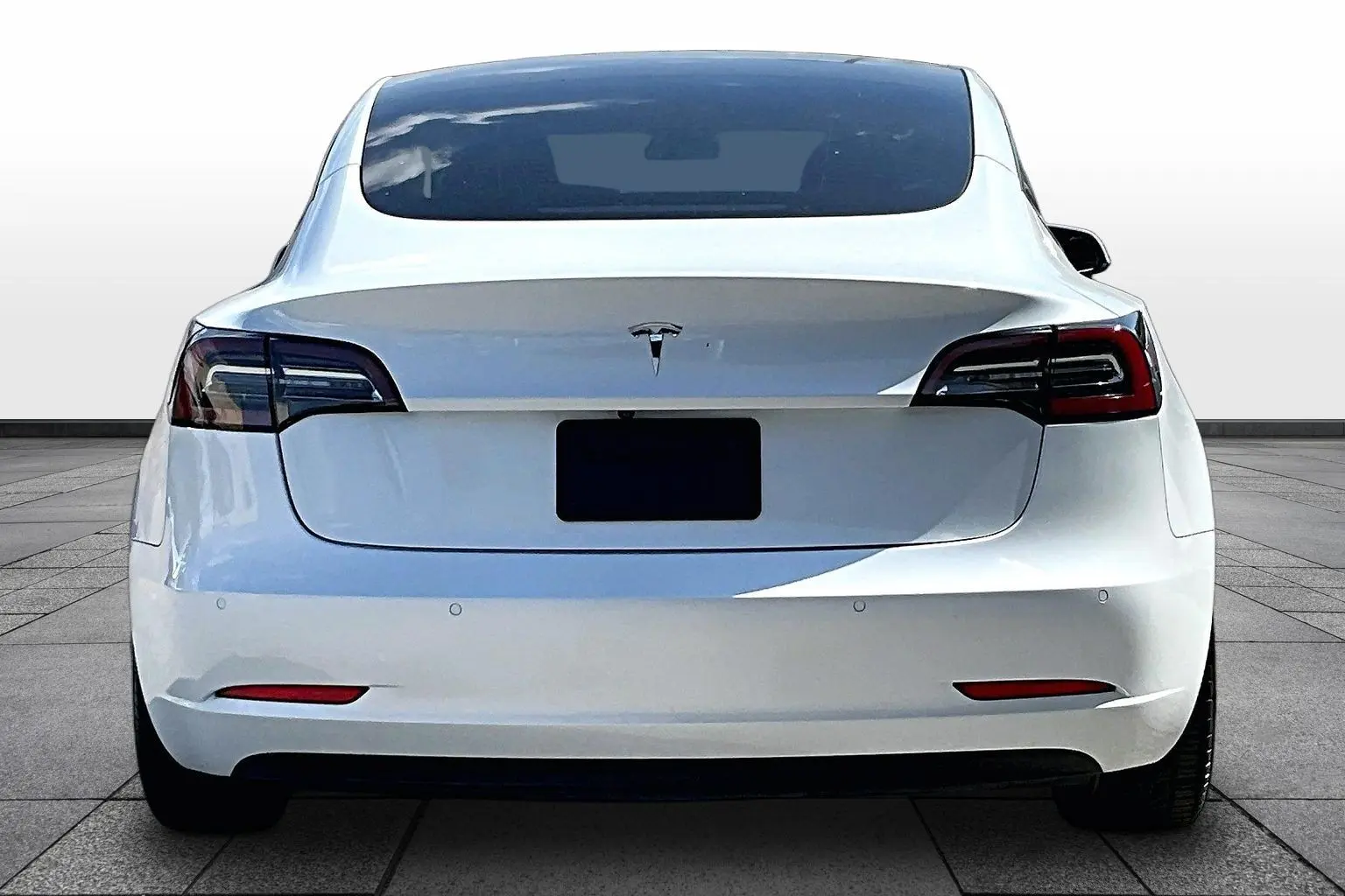 2021 Tesla Model 3 Standard Range Plus photo 5