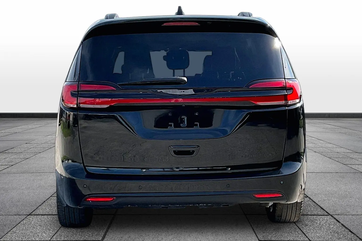 2025 Chrysler Pacifica Limited photo 5