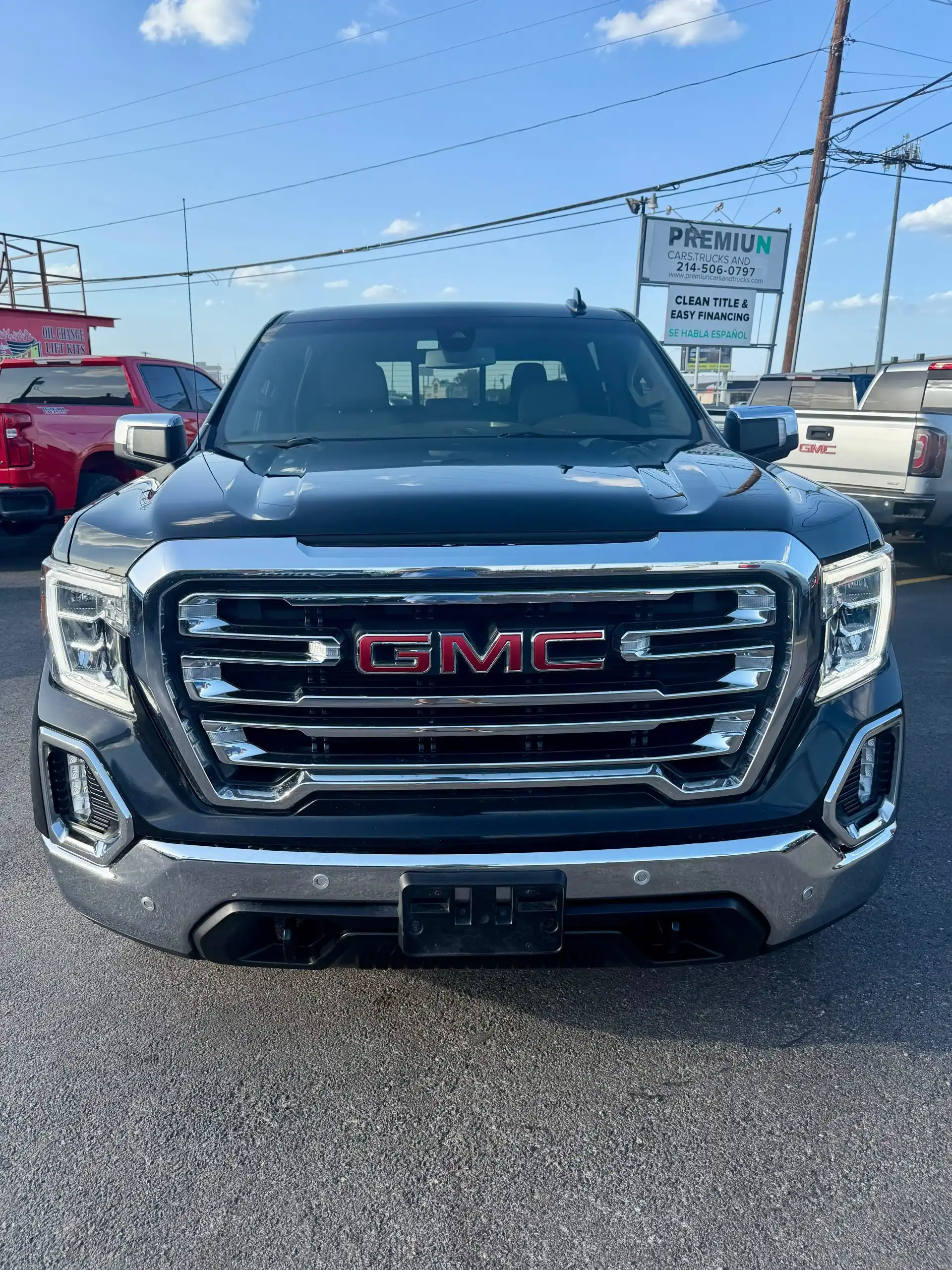 2022 GMC Sierra SLT 4WD Crew Cab Short Box's photo