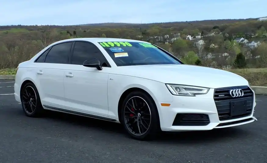 2018 Audi A4 2.0T quattro S tronic Premium Plus's photo