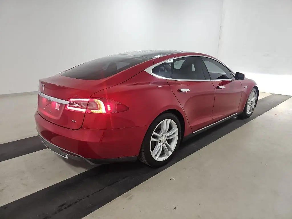 2016 Tesla Model S 70 photo 4