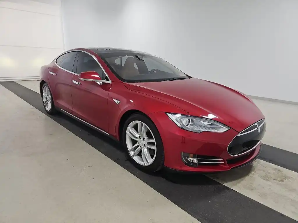 2016 Tesla Model S 70's photo