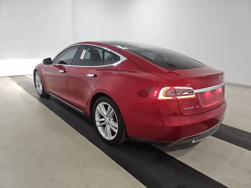 2016 Tesla Model S 70 photo 5