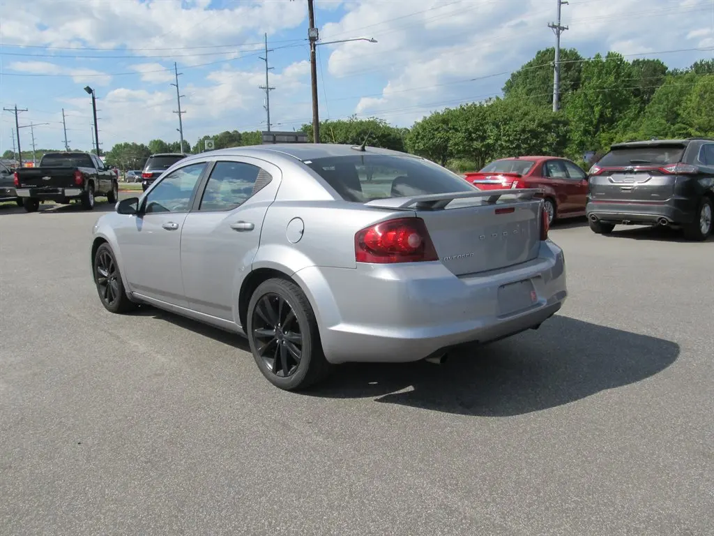 2014 Dodge Avenger SXT photo 5