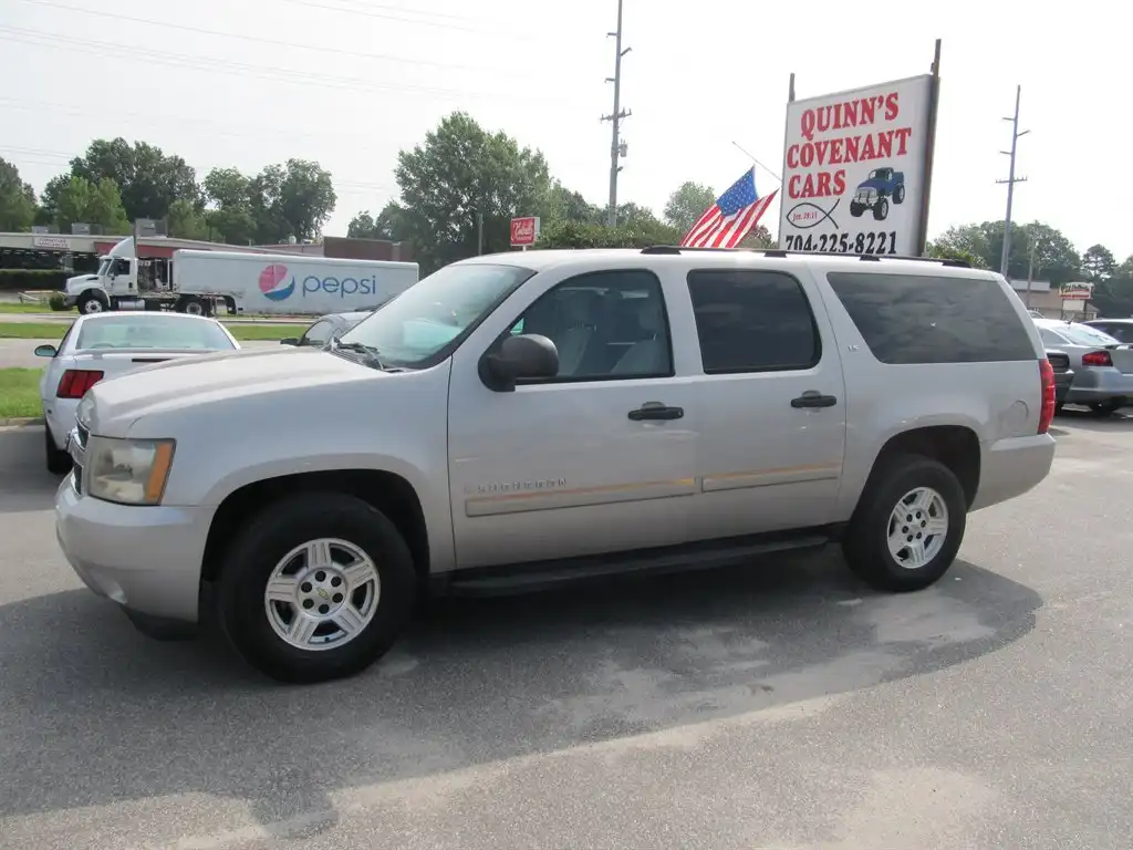 2007 Chevrolet Suburban 4WD 1500 w/1LS's photo