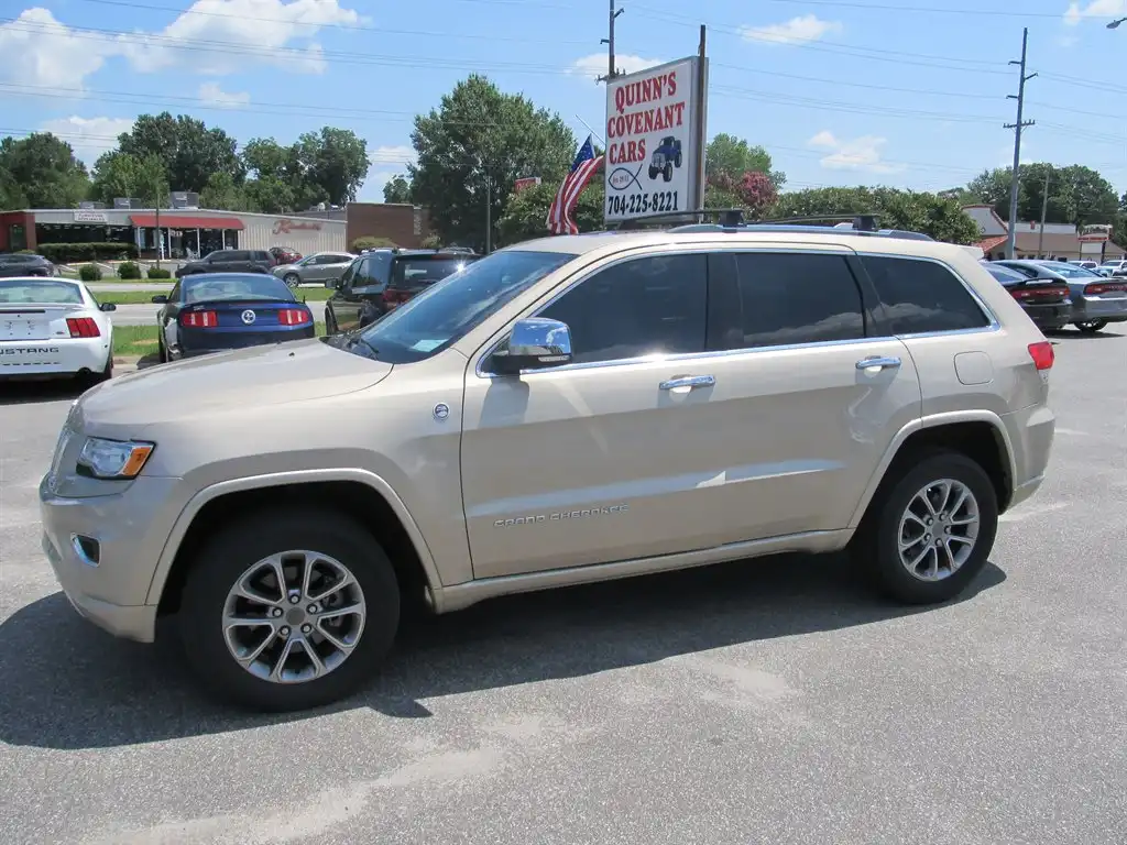 2015 Jeep Grand Cherokee Overland 4WD's photo