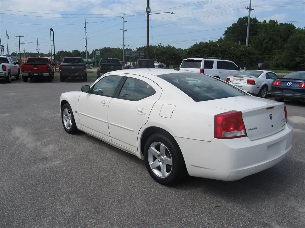 2009 Dodge Charger SXT photo 4