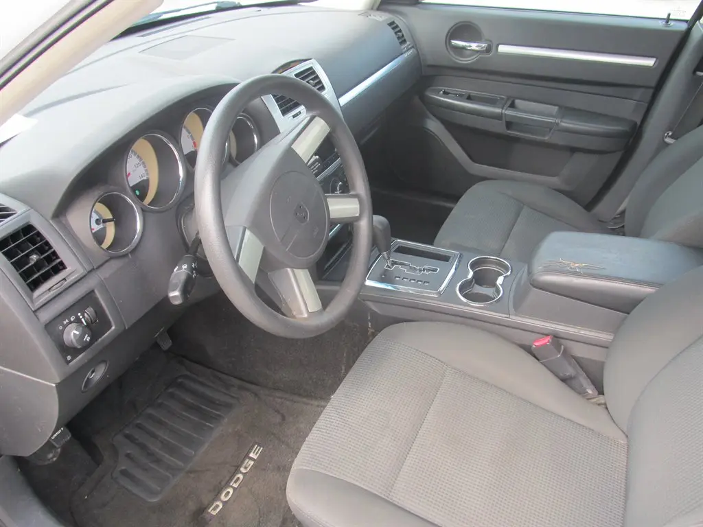 2009 Dodge Charger SXT photo 3