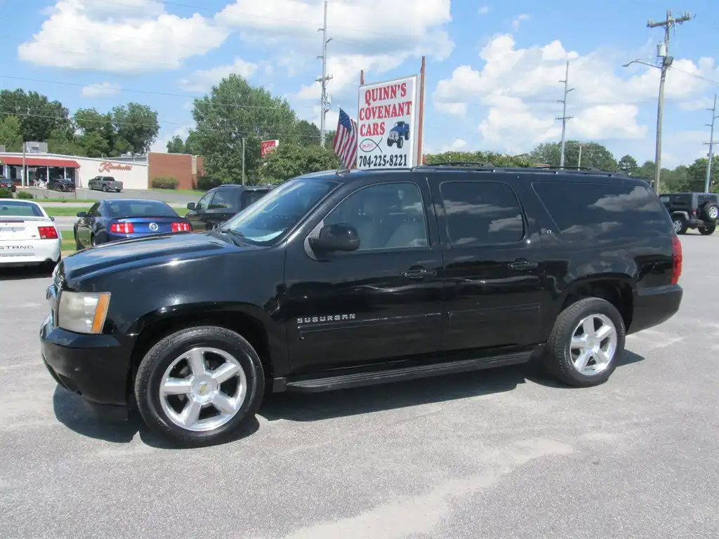 2011 Chevrolet Suburban LT 2WD 1500's photo