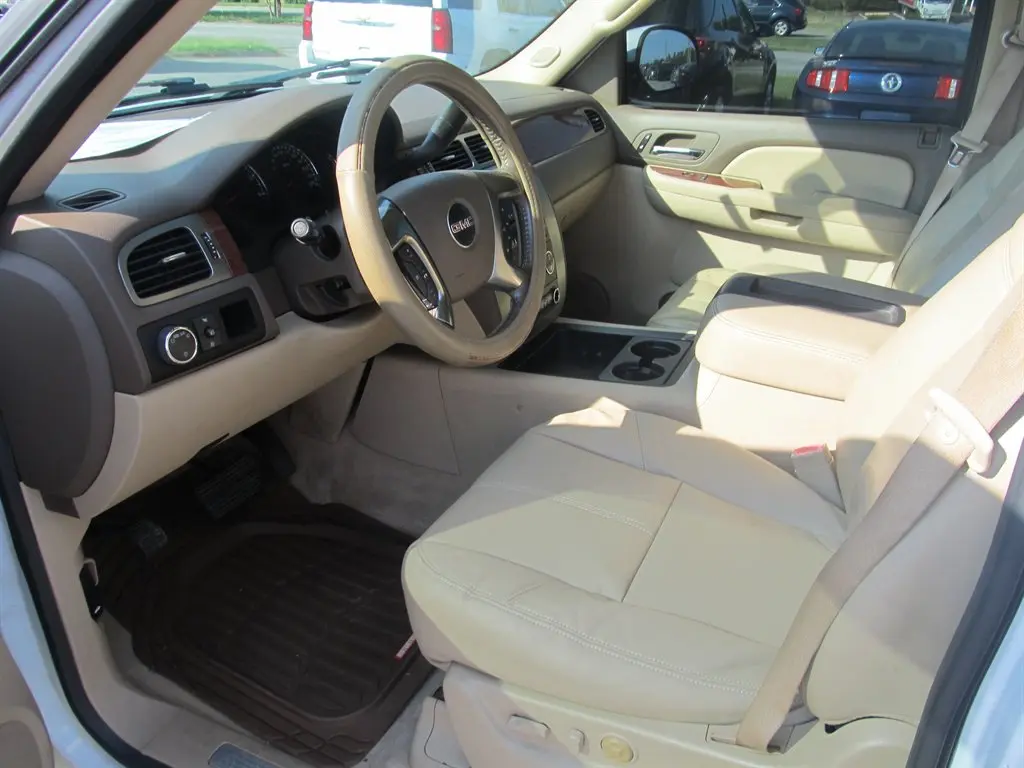 2007 GMC Yukon SLT 1500 photo 3