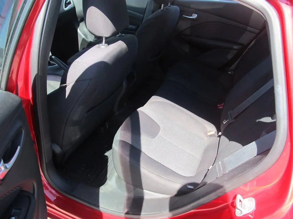 2014 Dodge Dart 2.0 SE photo 4