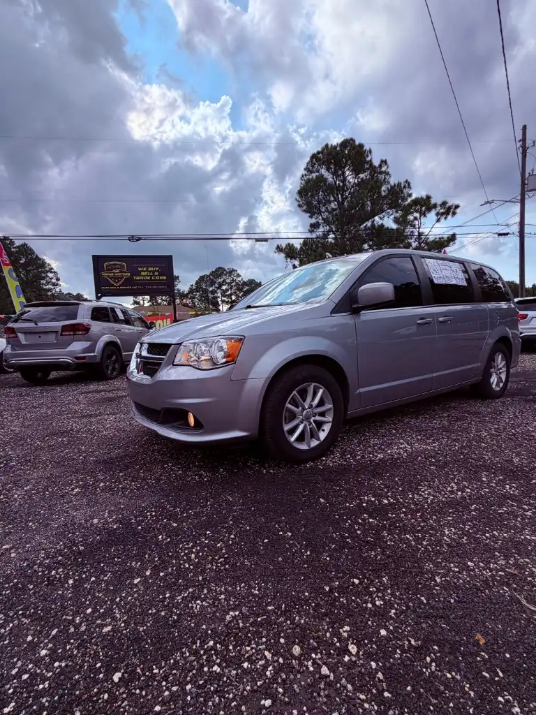 2019 Dodge Grand Caravan SXT's photo