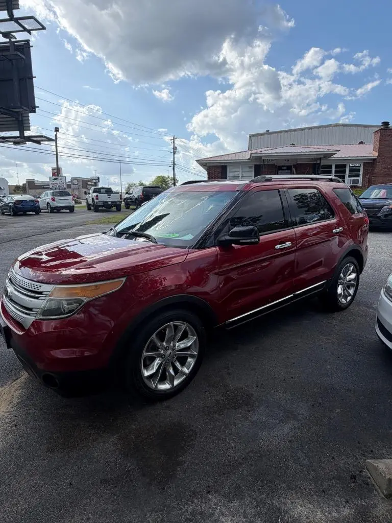 2014 Ford Explorer XLT photo 3