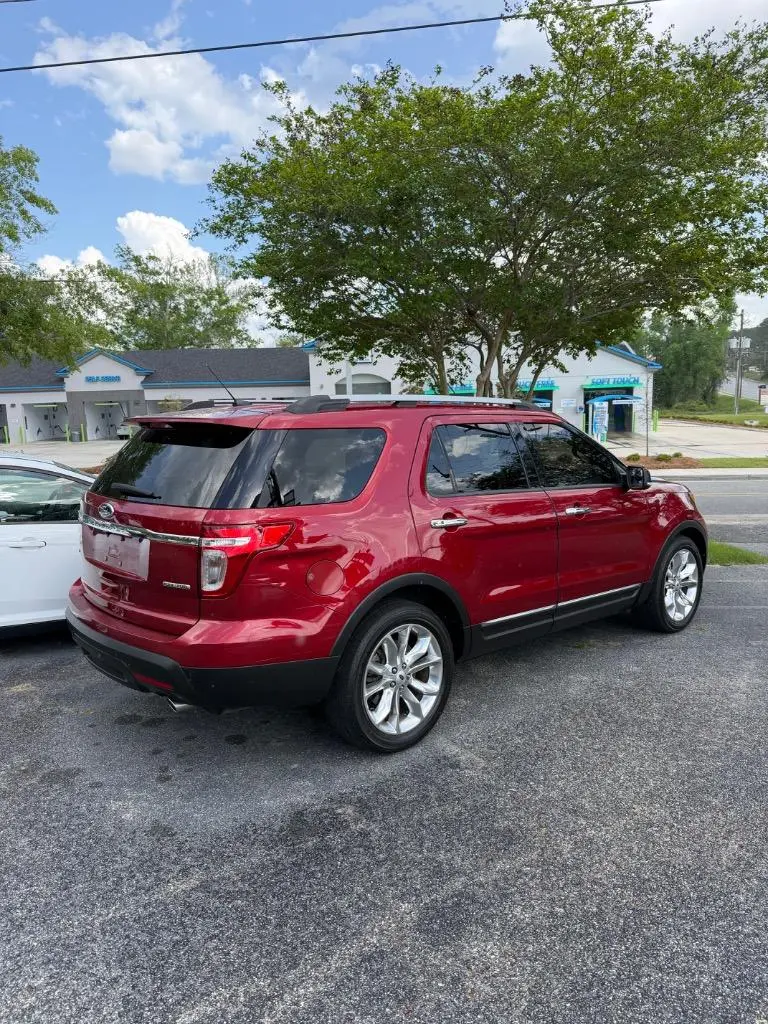 2014 Ford Explorer XLT photo 5