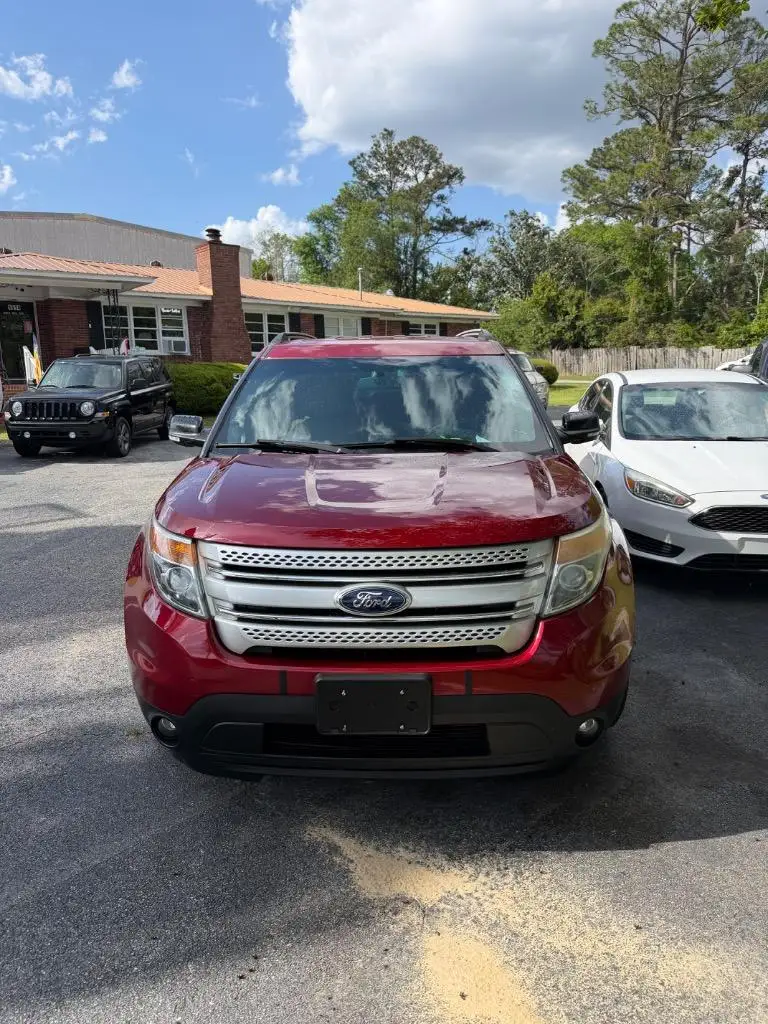 2014 Ford Explorer XLT photo 1