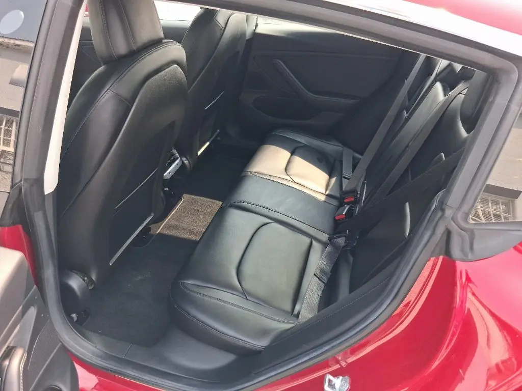 2018 Tesla Model 3 Long Range photo 5
