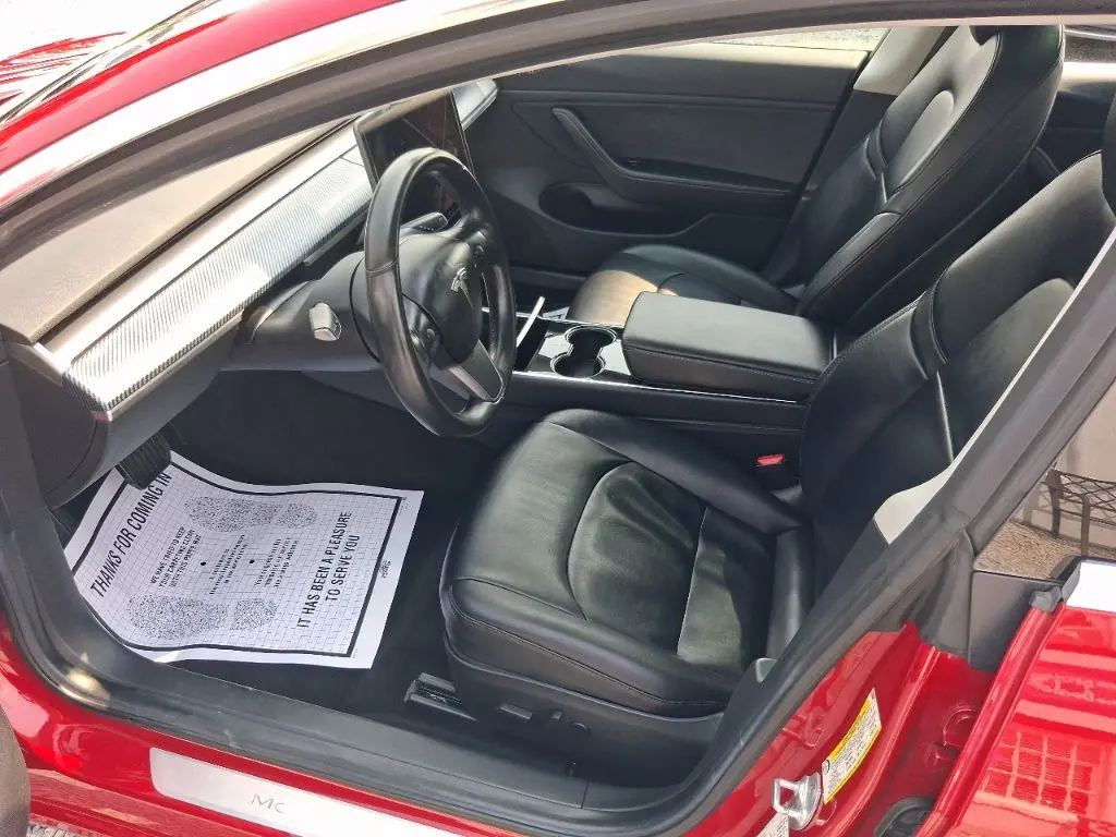 2018 Tesla Model 3 Long Range photo 4