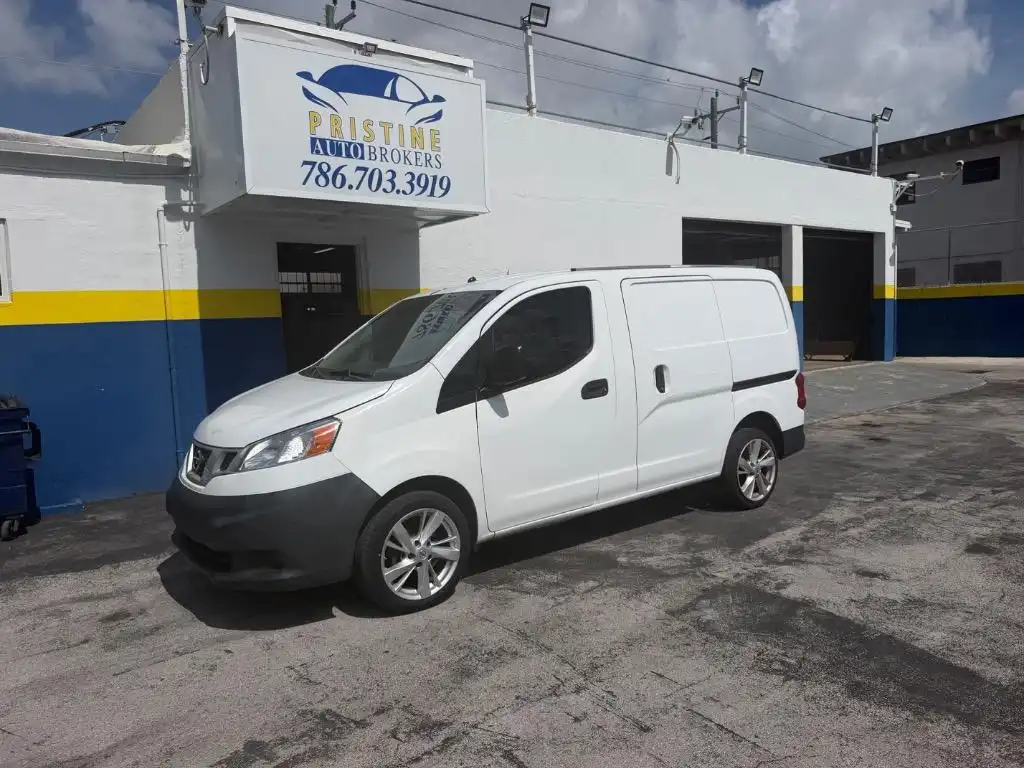 2018 Nissan NV200 S's photo