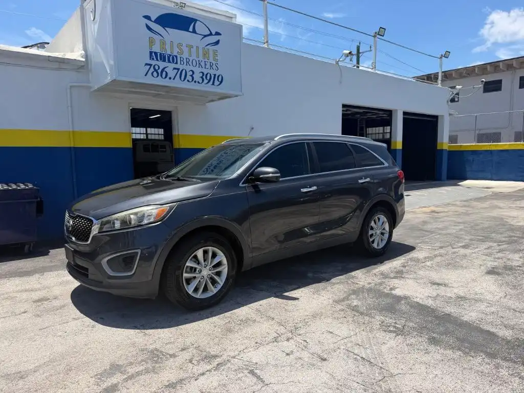 2016 Kia Sorento LX AT's photo