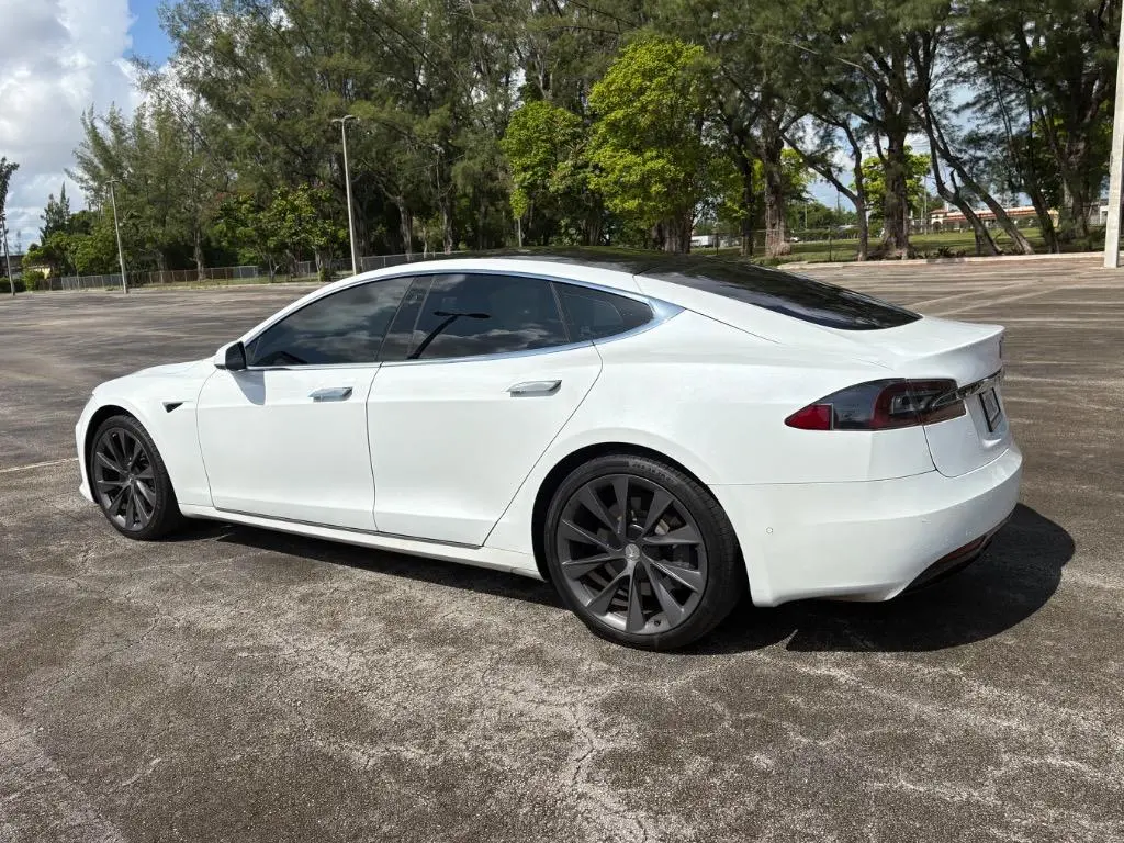 2020 Tesla Model S Long Range photo 4
