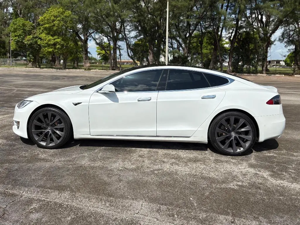 2020 Tesla Model S Long Range photo 5