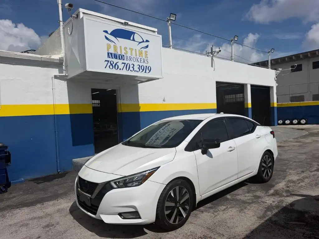 2021 Nissan Versa 1.6 SR CVT's photo
