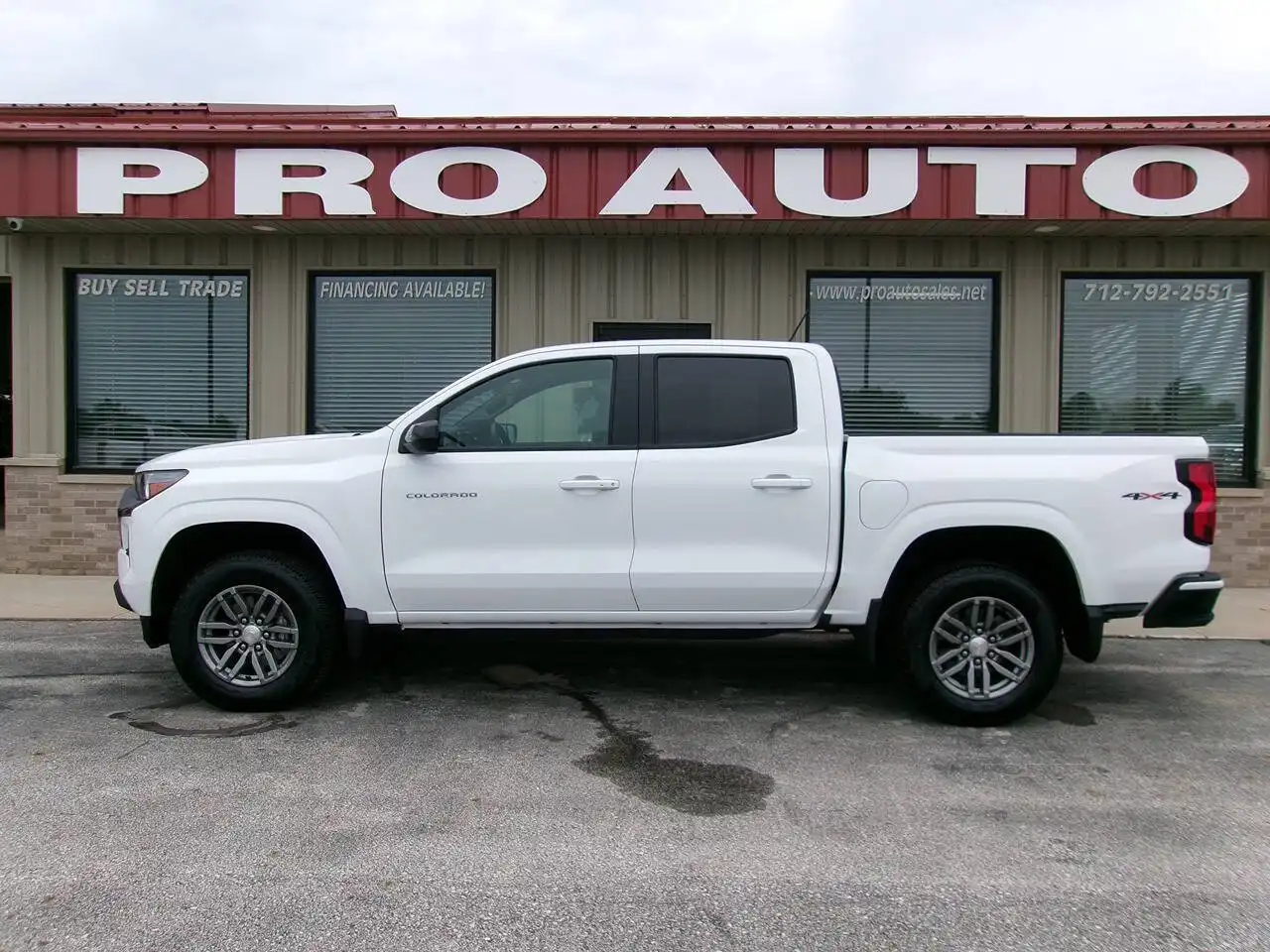 2024 Chevrolet Colorado 4WD LT Crew Cab Short Box's photo