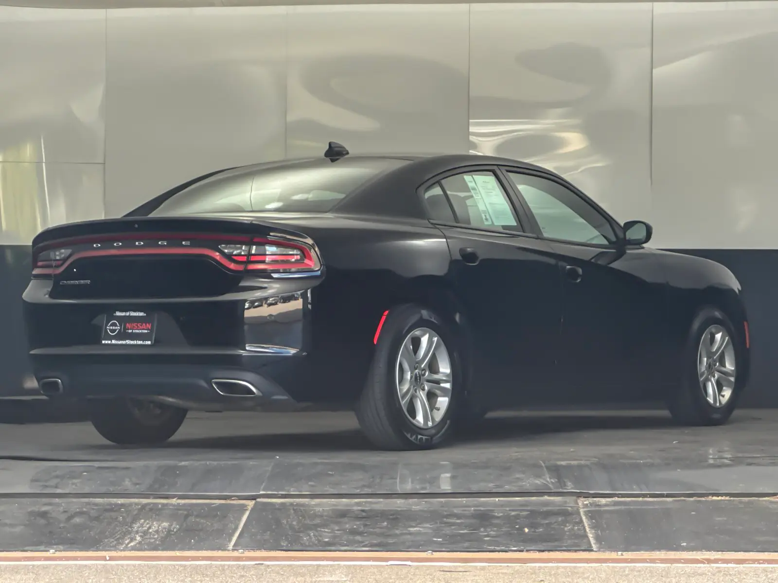 2023 Dodge Charger SXT photo 3
